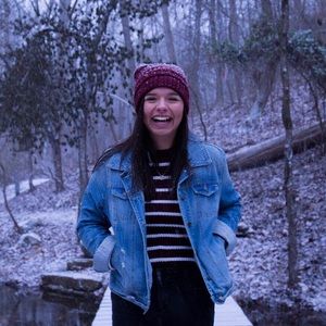 Meet your Posher, Alexis